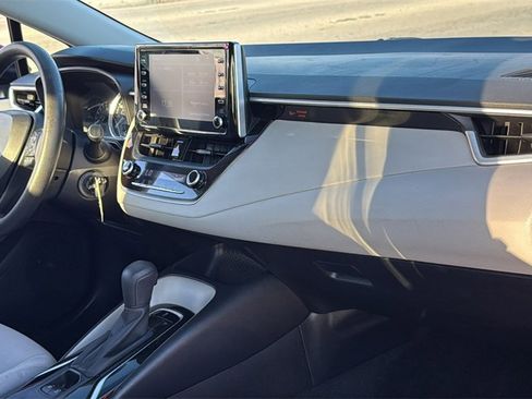 Used 2020 Toyota Corolla LE image 31