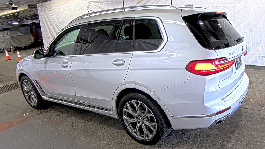 Used 2021 BMW X7 xDrive40i w/ Cold Weather Package AWD/4WD image 5