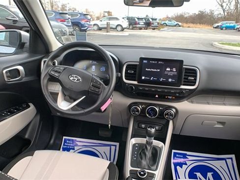 Certified 2023 Hyundai Venue SEL image 22