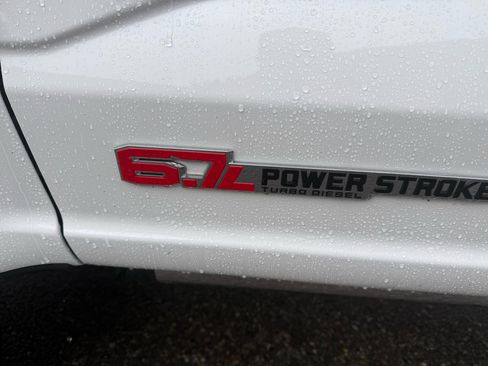 Used 2025 Ford F250 Platinum image 12