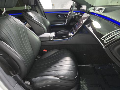 Used 2023 Mercedes-Benz S 500 4MATIC image 3