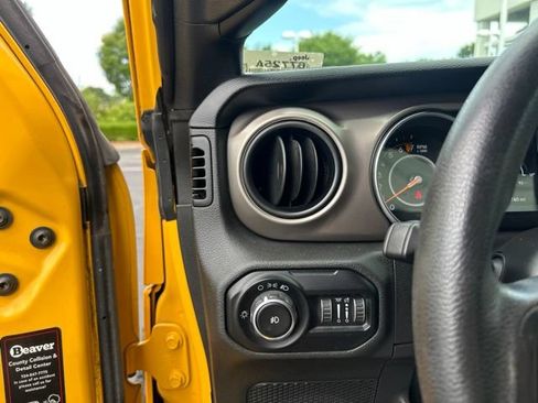Used 2020 Jeep Wrangler Sport AWD/4WD image 24