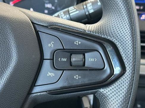 New 2026 Chevrolet Trax LS w/ LS Convenience Package FWD image 31