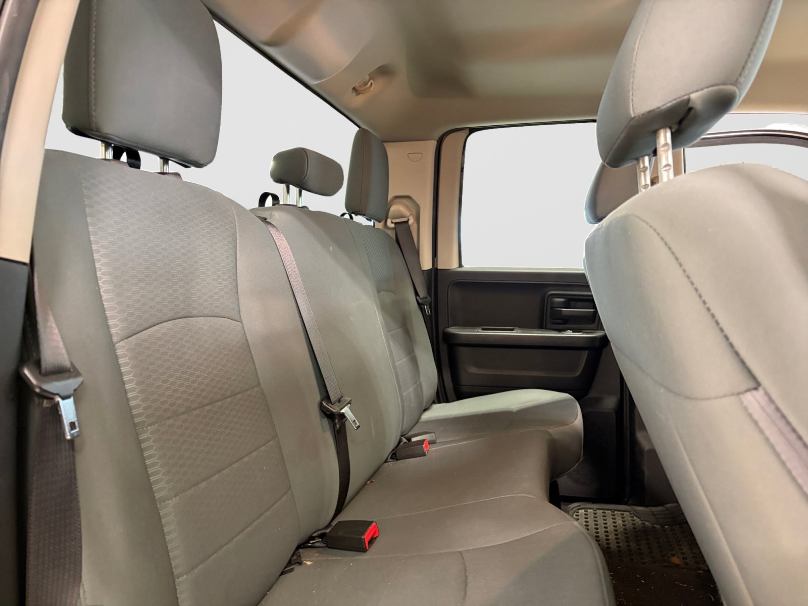 Used 2018 RAM 1500 Express RWD image 22