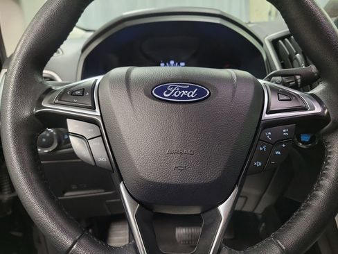 Used 2024 Ford Edge SEL image 17