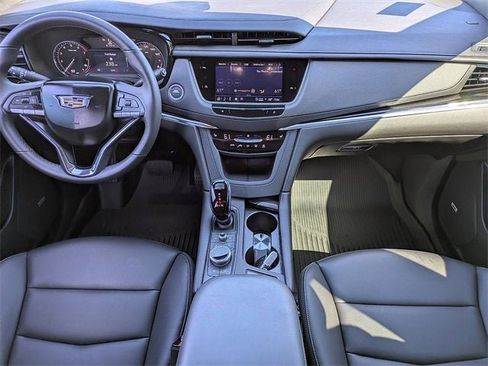 New 2025 Cadillac XT6 Luxury image 16