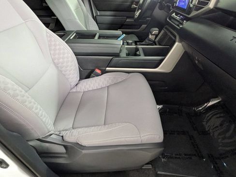Used 2025 Toyota Tundra SR5 AWD/4WD image 28