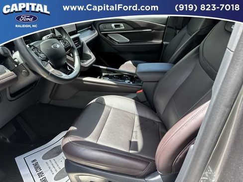 Used 2025 Ford Explorer Platinum RWD image 19