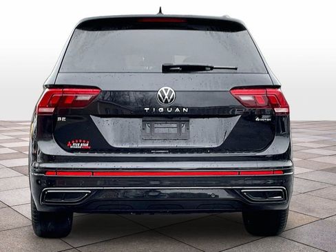 Used 2023 Volkswagen Tiguan SE R-Line image 4