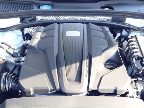 New 2026 Porsche Macan GTS image 26