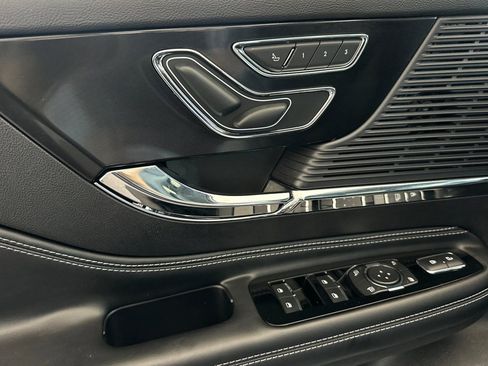 Certified 2022 Lincoln Corsair FWD image 10