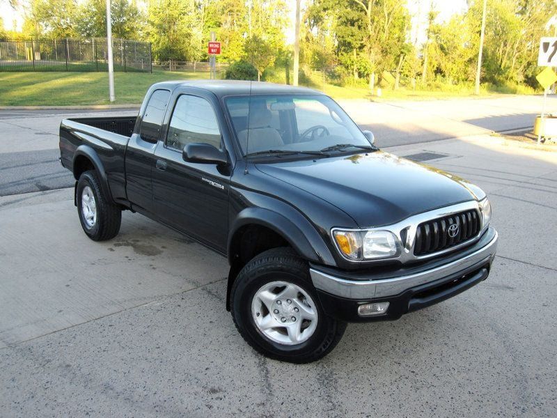Used 2003 Toyota Tacoma 4x4 Xtracab V6 w/ SR5 Pkg image 2