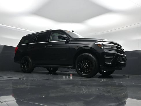 Certified 2024 Ford Expedition XLT AWD/4WD image 3