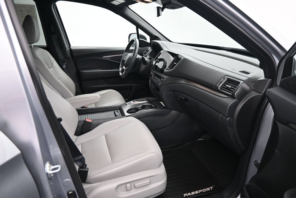 Used 2023 Honda Passport EX-L image 12