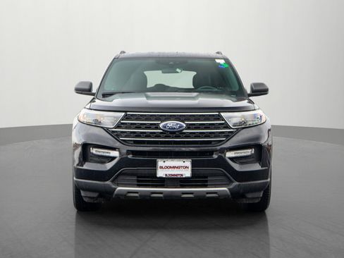 Used 2020 Ford Explorer XLT w/ Equipment Group 202A image 2