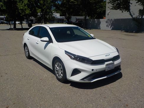 Used 2023 Kia Forte LX FWD image 6