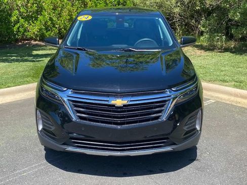 Used 2024 Chevrolet Equinox LT FWD image 2