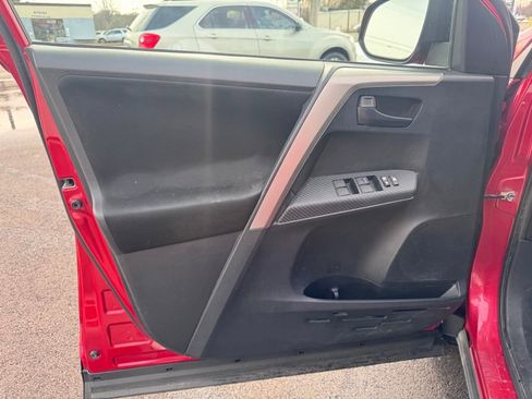 Used 2014 Toyota RAV4 LE image 7