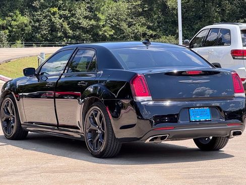 Used 2022 Chrysler 300 Touring L RWD image 12