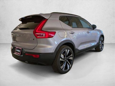Certified 2026 Volvo XC40 B5 Ultra w/ Climate Package AWD/4WD image 4