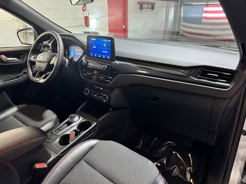 Used 2023 Ford Escape ST-Line image 22