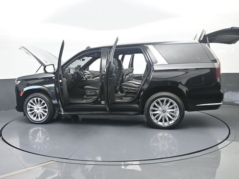 Used 2023 Cadillac Escalade Premium Luxury image 79