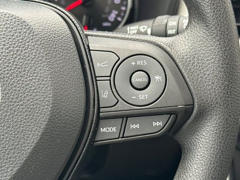 Certified 2022 Toyota RAV4 XLE image 30