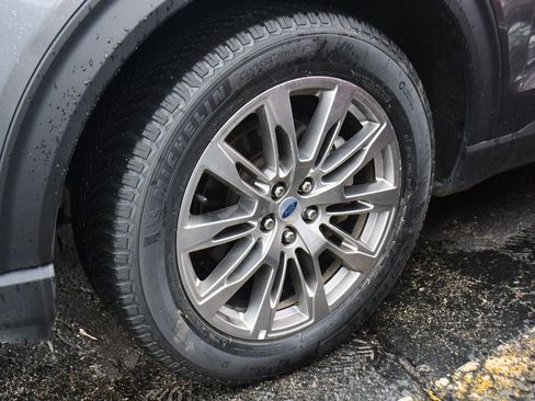 Certified 2025 Ford Explorer Active w/ Active Comfort Package AWD/4WD image 41