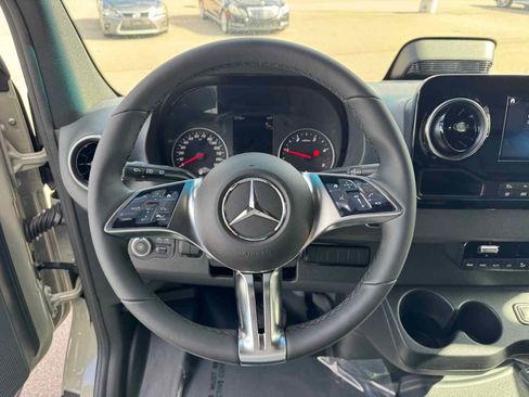 New 2025 Mercedes-Benz Sprinter 2500 image 18