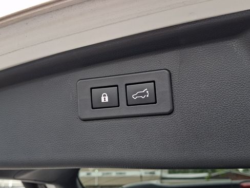Used 2020 Subaru Outback Touring AWD/4WD image 32