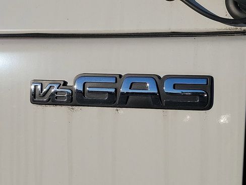 New 2024 Chevrolet Low Cab Forward image 18