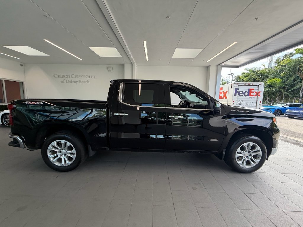Certified 2022 Chevrolet Silverado 1500 LTZ w/ LTZ Premium Package AWD/4WD image 8