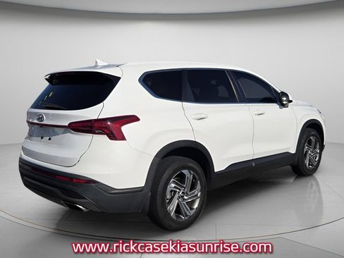 Used 2023 Hyundai Santa Fe SE w/ Winter Weather Package FWD image 6