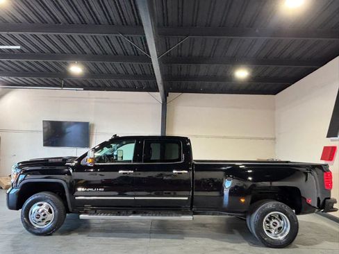 Used 2019 GMC Sierra 3500 Denali w/ Duramax Plus Package AWD/4WD image 5