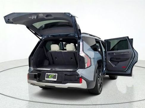 Used 2024 Kia EV9 GT-Line AWD/4WD image 18