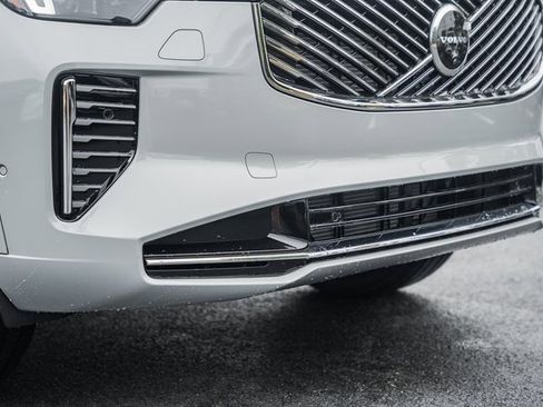 New 2026 Volvo XC90 B6 Plus w/ Protection Package Premier image 12