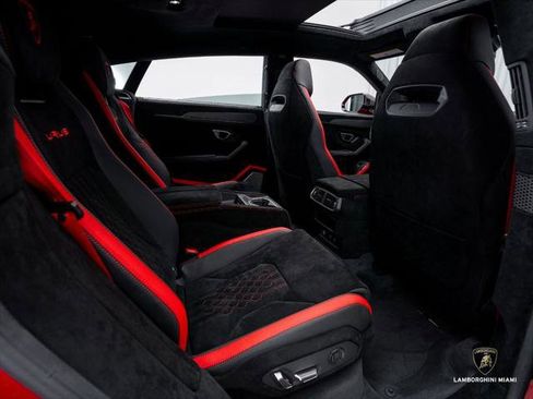 Used 2023 Lamborghini Urus Performante AWD/4WD image 44