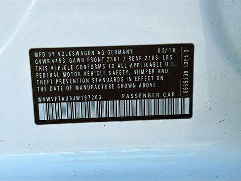 Used 2018 Volkswagen Golf R 4-Door image 42