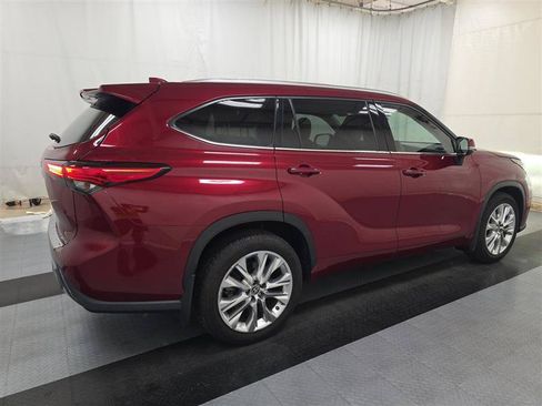 Used 2020 Toyota Highlander Limited AWD/4WD image 4