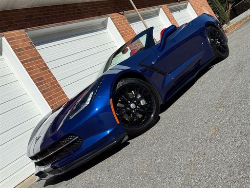 Used 2018 Chevrolet Corvette Stingray Convertible image 8