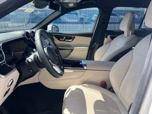 Used 2023 Mercedes-Benz GLC 300 image 19