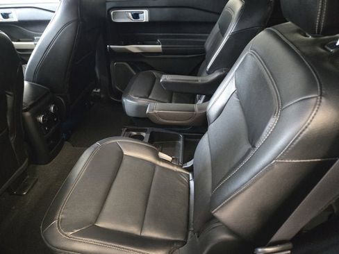 Used 2021 Ford Explorer Limited w/ Equipment Group 301A image 17