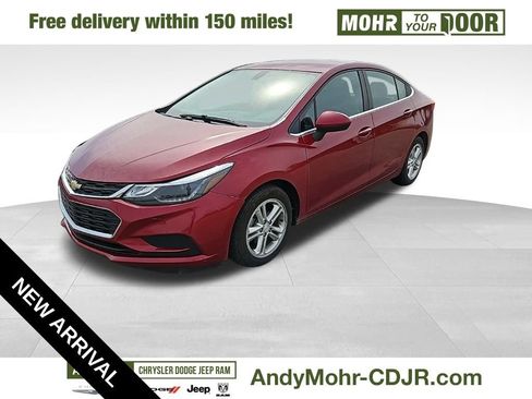 Used 2017 Chevrolet Cruze LT w/ Convenience Package image 3