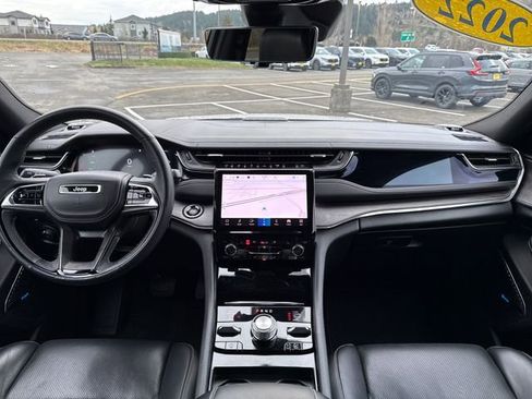 Used 2022 Jeep Grand Cherokee Overland w/ Advanced Protech Group III image 10