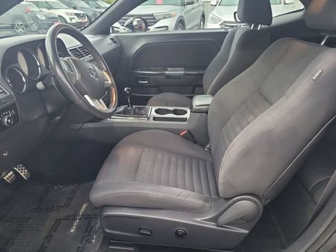 Used 2013 Dodge Challenger R/T RWD image 9