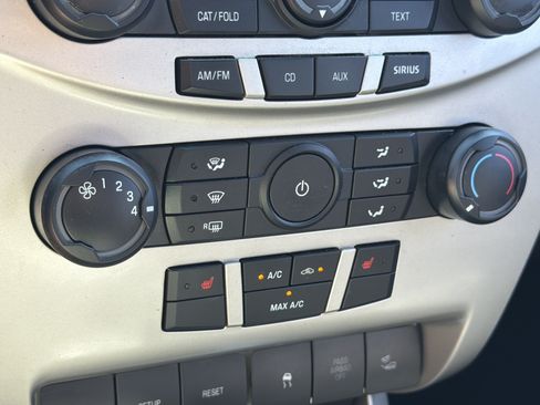 Used 2010 Ford Focus SES FWD image 19