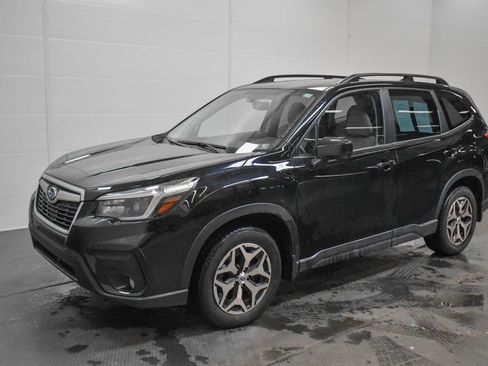 Used 2021 Subaru Forester Premium image 3