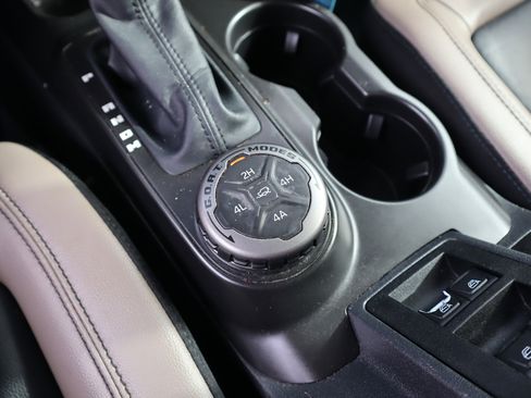 Used 2023 Ford Bronco Wildtrak image 30