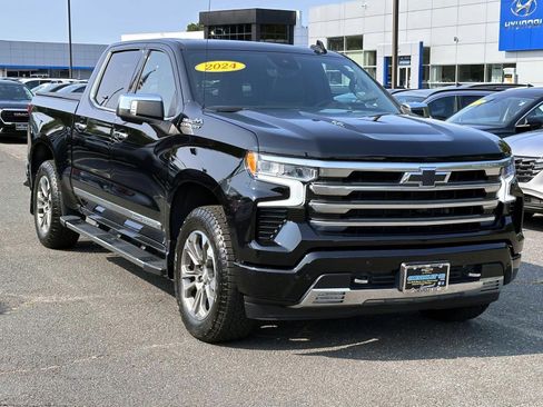 Used 2024 Chevrolet Silverado 1500 High Country w/ Technology Package AWD/4WD image 5