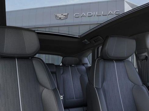 New 2025 Cadillac Optiq Sport 2 w/ LPO, Floor Liner Package AWD/4WD image 24